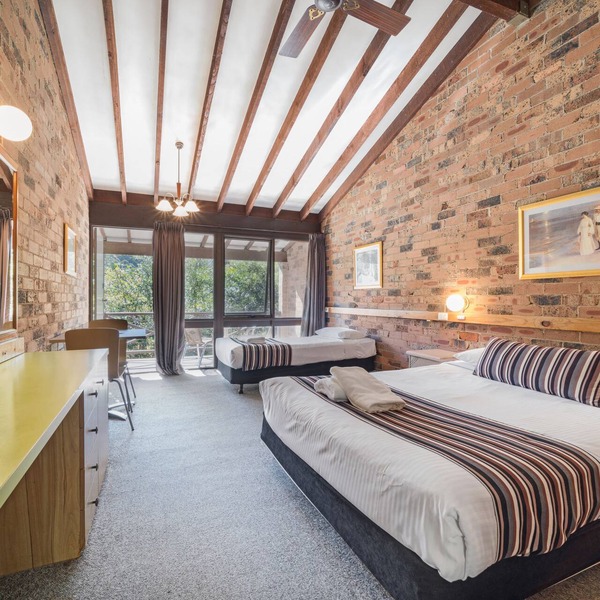 Avoca Beach Hotel