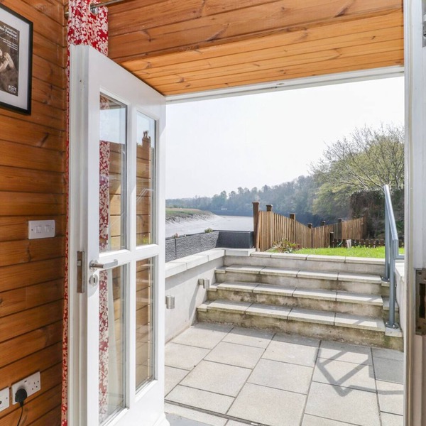 Avonside Cottage