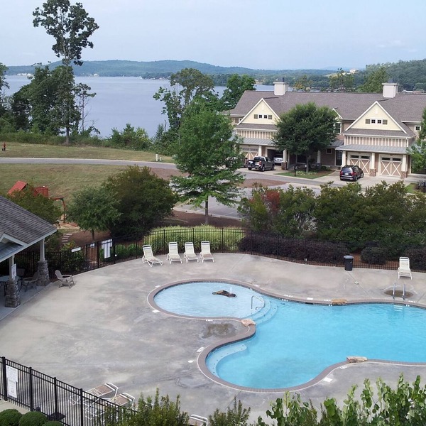 Awesome 3 Bedroom, 2 Bath, Lakefront Condo