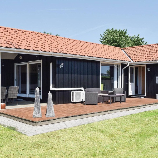 Awesome home in Odder with WiFi