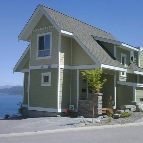 Awesome Lakeview inside/out, 5 min walk to main amenities park/store STR license
