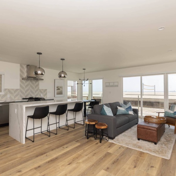 Awesome Oceanfront Retreat with Expansive Ocean Views w/Parking Long Beach Peninsula/Belmont