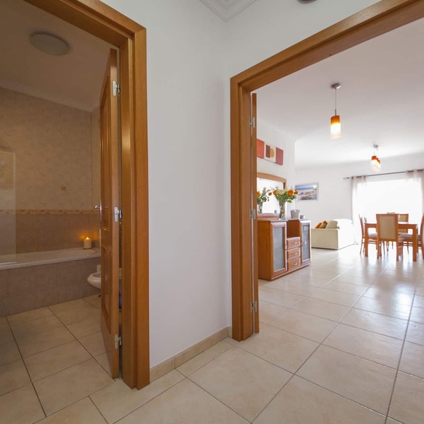 B41 - Windmill Modern with Pool