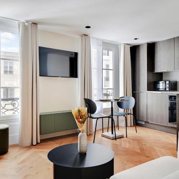 B48 Paris Haussmann