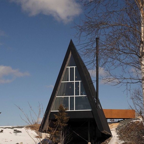 Back Bay A-Frame: Coastal Escape in Terence Bay’s Wild Beauty