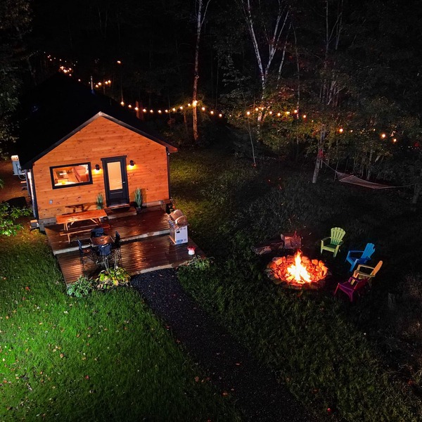 Bala Vida Cabin - Steps to Lake Muskoka w/pond, fire pit & cedar barrel sauna ✌🏼