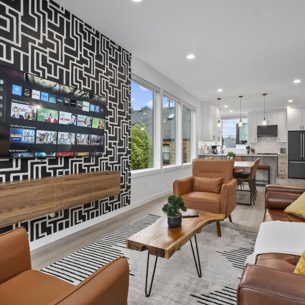 Ballard Hangout - Arcade, Covered deck, Sleeps 10!