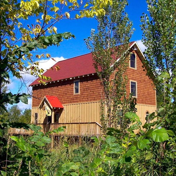 Barn-Style Lakefront with Pontoon, Kayaks and Game Room