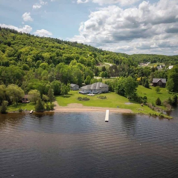 Barrett Chute Lakehouse