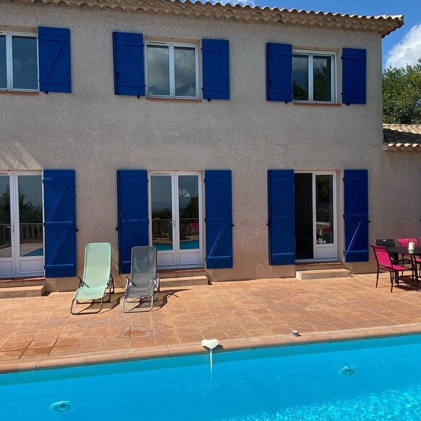 Bastide with private pool ideally located between St Tropez and G. Du Verdon.