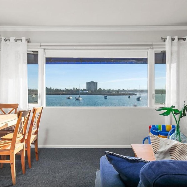 Bayfront 1-BR with Stunning View Steps to the Sand