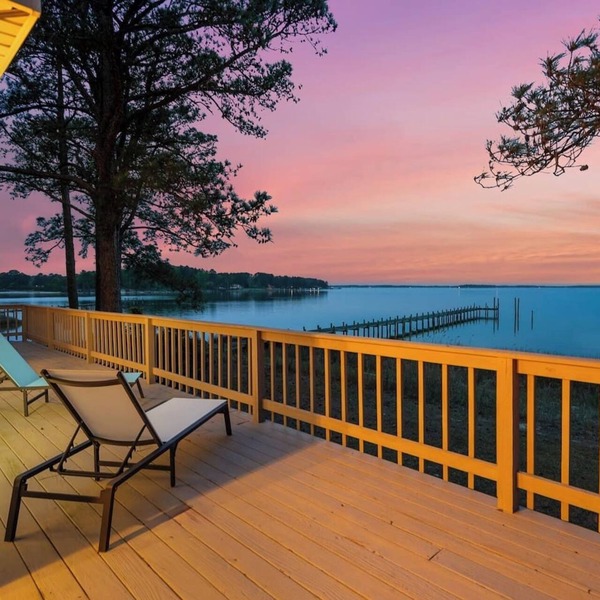 Bayfront Escape, Private Dock, Large Deck, and Views!