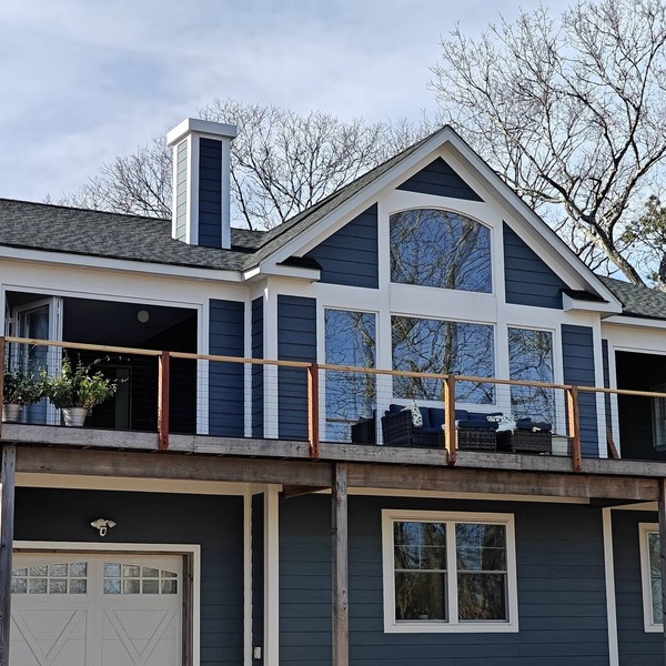 Bayfront house on 150 acre nature preserve and private road!