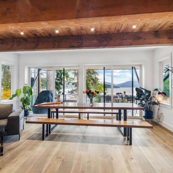 Bayview Modern Luxury by the Lake