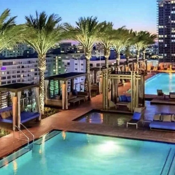 Beacfront Oceanview Luxurious 1/1 in Hollywood near Aventura Mall and Horsetrack