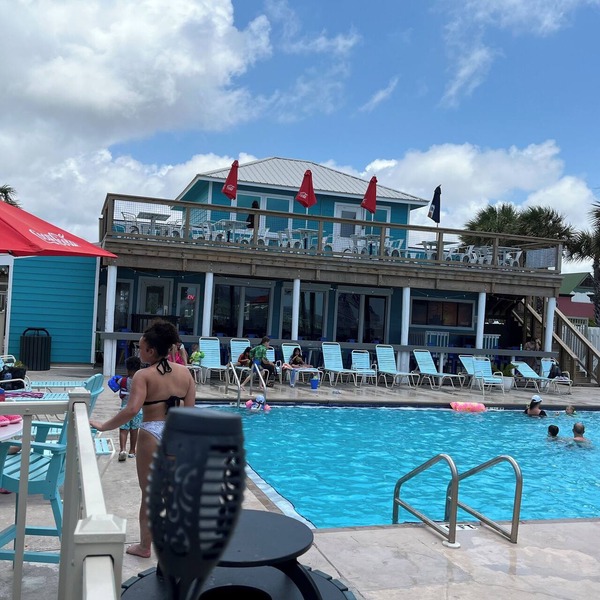 Beach access close to Walmart, Skating, Bowling, game room