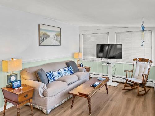 Beach Bliss at The Sandpiper Cottage