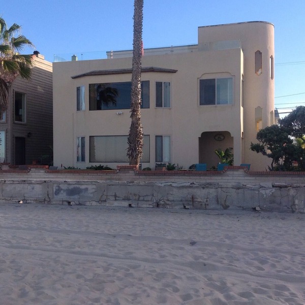BEACH FRONT, 5 Bedroom, on the boardwalk