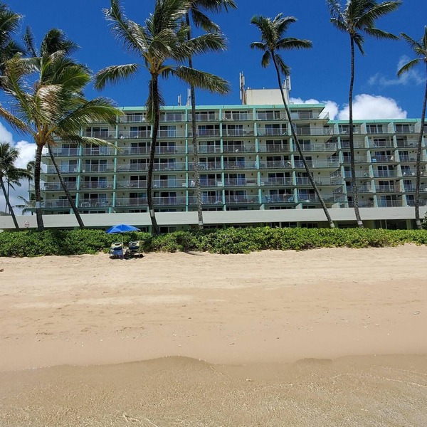 Beach Front Condo w/Beautiful Sunrises on Private Sandy Beach with Calm & Gentle Waves