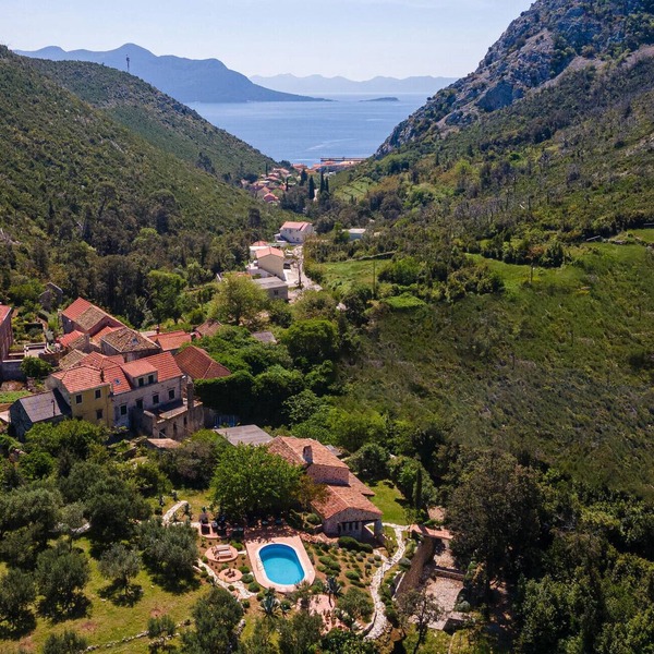 Beach front home in Trstenik
