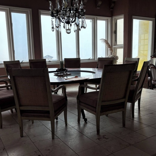 Beach front Villa w/4 bdrm. & 5 Bathrooms. Steps to beach
