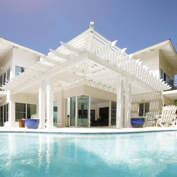 BEACH & GOLF VILLA - PRIVATE POOL-STEPS TO BEACH-CHEF & GOLF CART AVAILABLE!