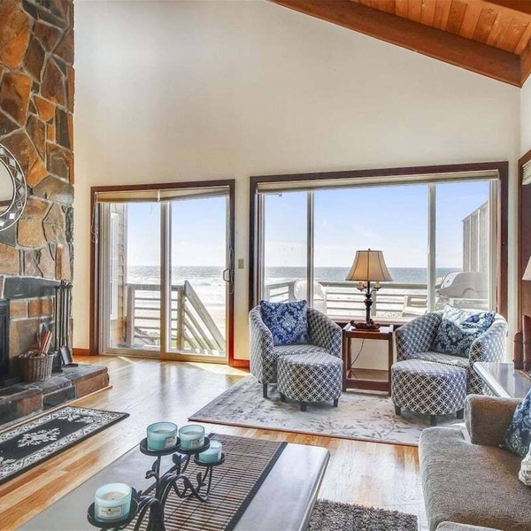 Beach Haven - Beachfront!