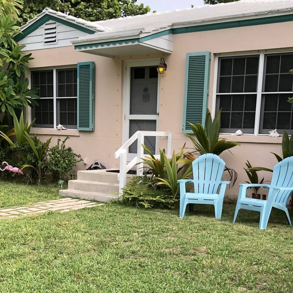 Beach House 2 blocks 2 fishing pier and Beach!