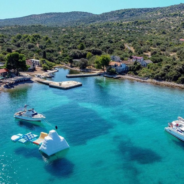 Beach house Danica - resort Bain, Žut - Kornati