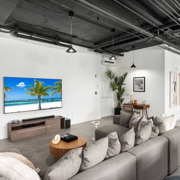 Beach-Side 4 Bedroom Condo