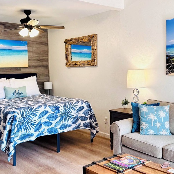 Beach Studio, Couples Getaway! Beach, Pool, Tennis, AC. Video Tour!