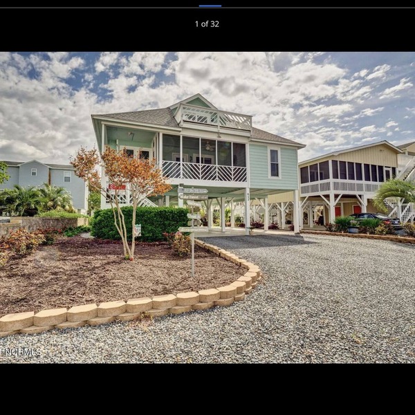 Beach time fun with your family & friends! Stocked like a home not a rental!