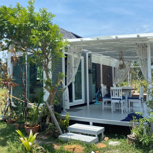 Beach Tiny House with Scooter Services & FREE Kayak