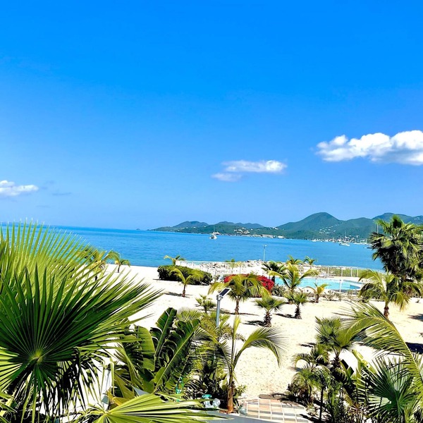 Beach villa, pool, exotic garden, private terrace, safety water tank