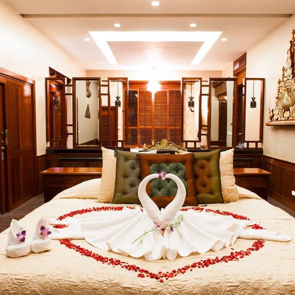 Beach Villa with Real Thai style. Located directly on Lamai Beach.