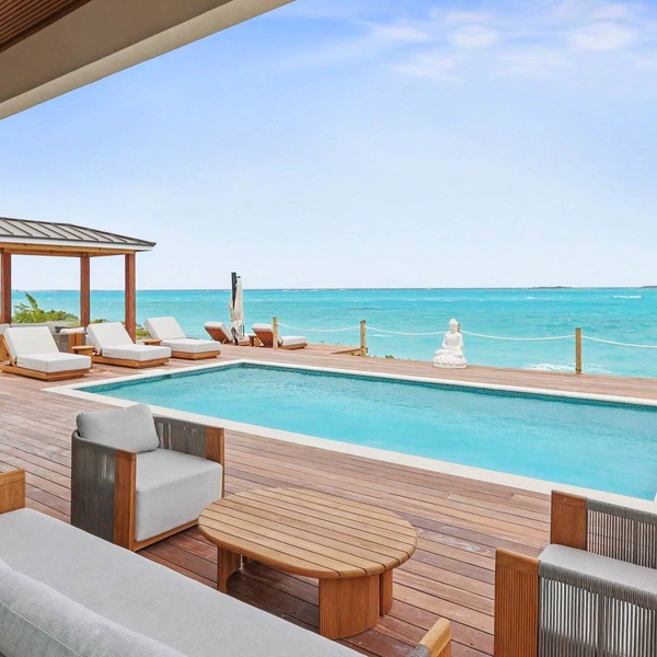Beachfront Luxe 6BR+2BR Guest House, Pool