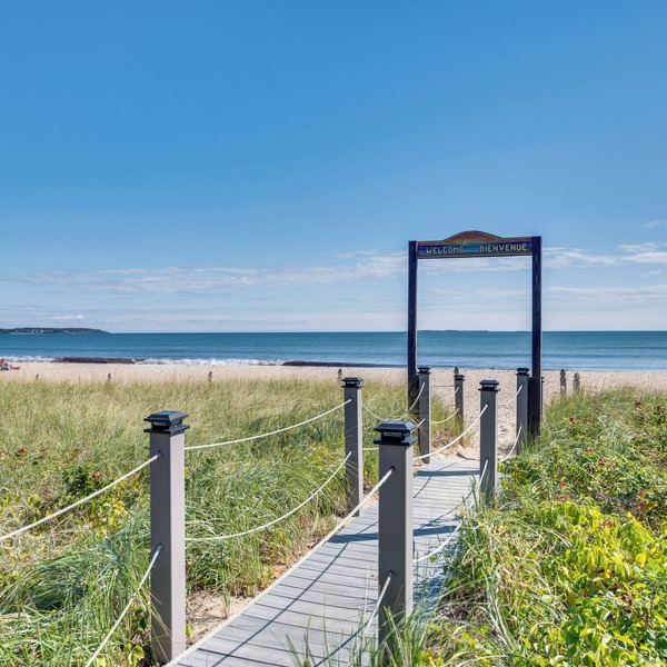 'beachfront 12' Condo on Old Orchard Beach