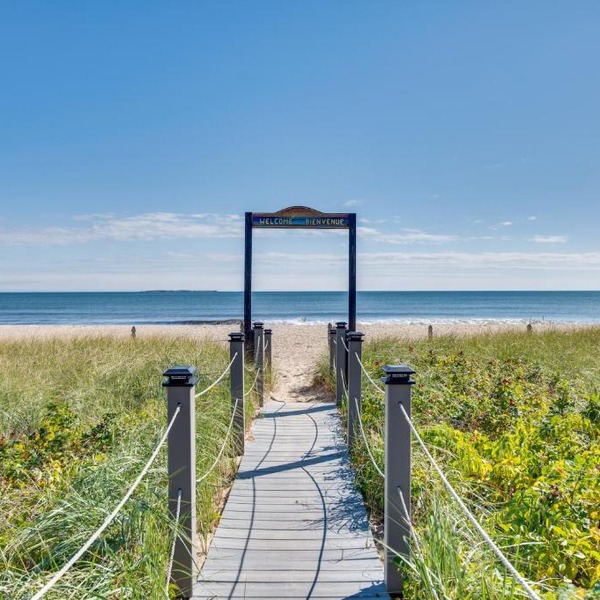 'Beachfront 15' Condo on Old Orchard Beach