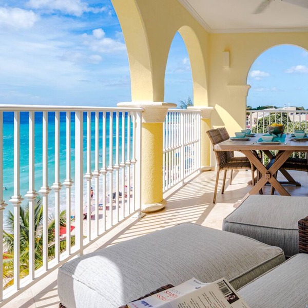 Beachfront 2-bed Apt with two pools - Sapphire 401