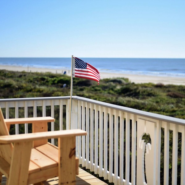 Beachfront! 4bdr(3 kings)/3 bath/sleeps 17