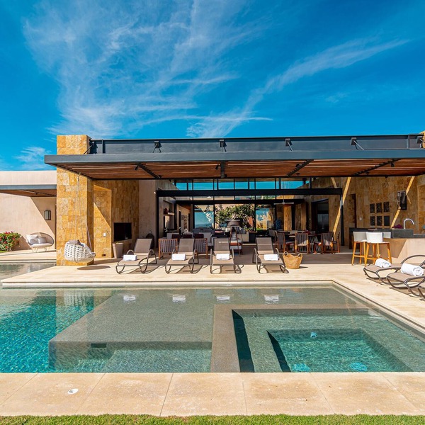 Beachfront 6BR Luxury Villa in RC West Enclave!