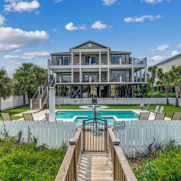 🌴🌞Beachfront 7BR Home w/Stunning Views | Private Pool + Hot Tub | Atlantis