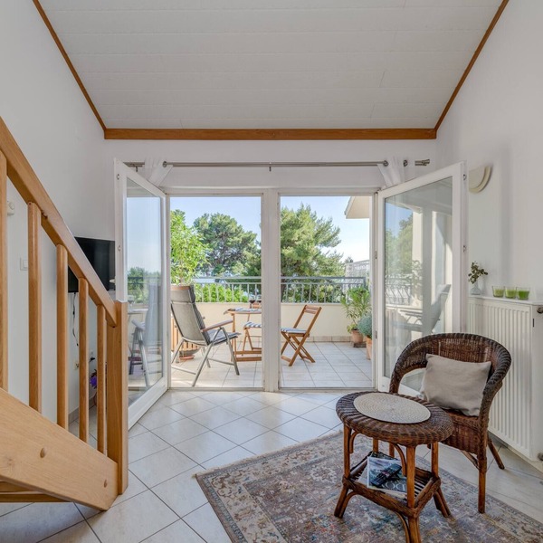 Beachfront apartment Milan with balcony