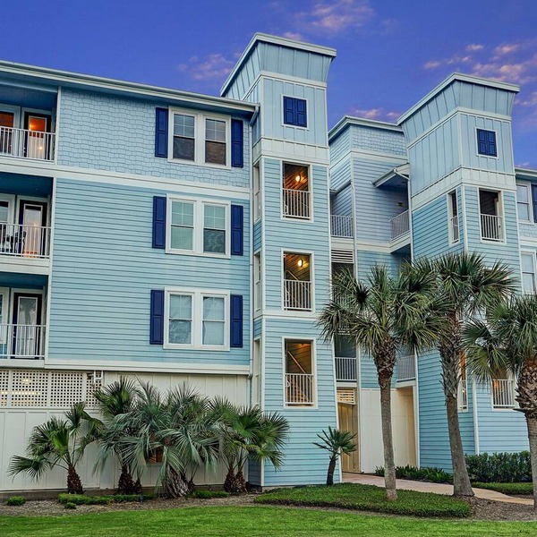 Beachfront at Pointe West. Walk to the beach and the club all just steps away!