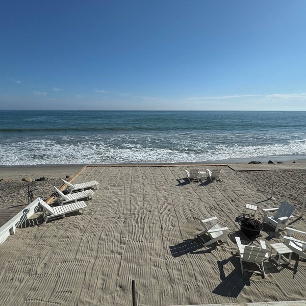 Beachfront Bliss - Steps to Sand + 5 Large BRs