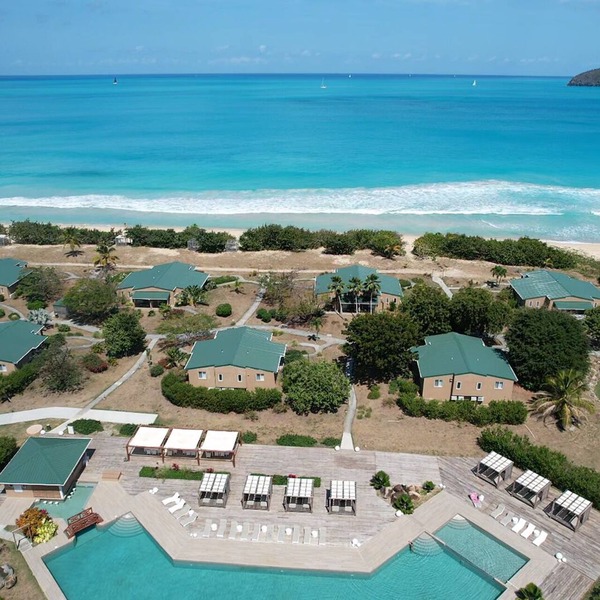 Beachfront Bliss: Cozy 1-Bed Apartment at Lambert Beach, BVI