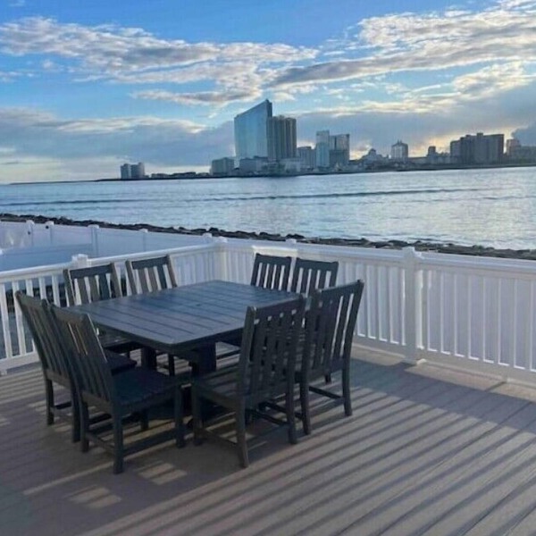 Beachfront Bliss with Views! Perfect for families