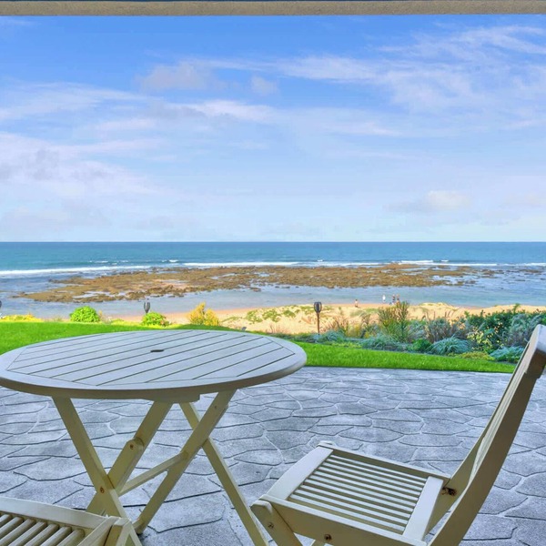 Beachfront Blue Bay | Ocean Views & Spa Bath
