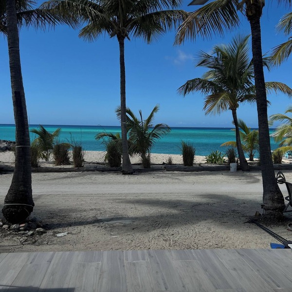 BEACHFRONT ~ BREATH TAKING VIEW BiminiCove, South Bimini<