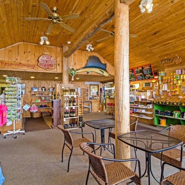 Beachfront Cabin - 2BR Deluxe, stunning beachfront location, west-facing!